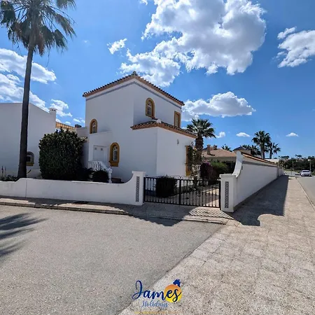Villa Dolses 3br With Pool & Sun Deck Ld12 *