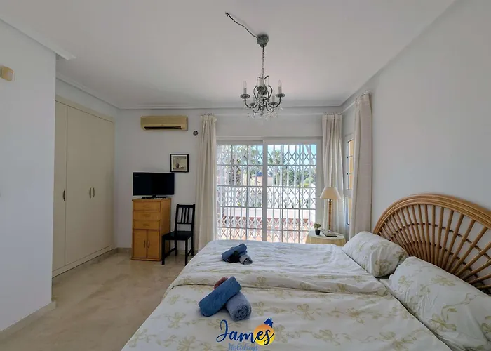 فيلة Dolses 3br With Pool & Sun Deck Ld12 *