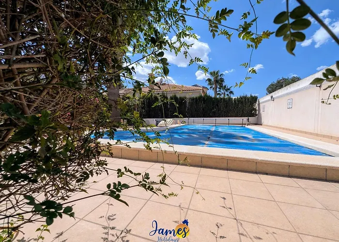 فيلة Dolses 3br With Pool & Sun Deck Ld12 *